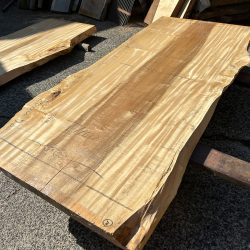 栃の木一枚板ｔ1100（吉野産）