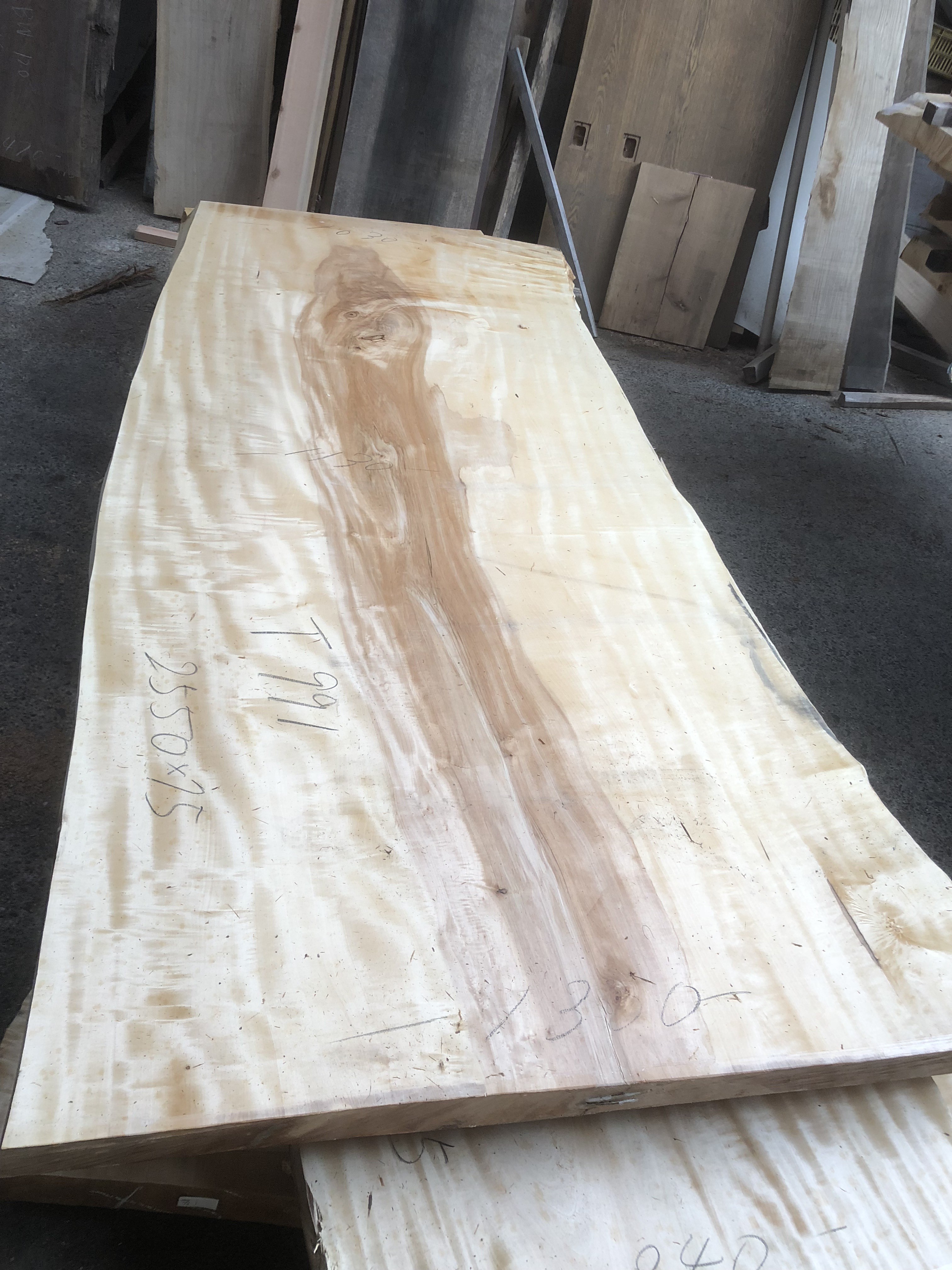 栃の木一枚板ｔ991（吉野産） | 一枚板テーブルと無垢カウンター販売の