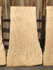栃の木一枚板 | 一枚板テーブルと無垢カウンター販売のグリーンフォレスト